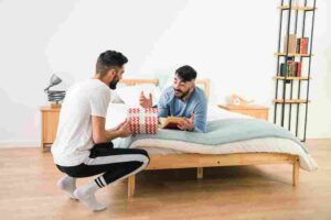 Make a Table Comparing Memory Foam vs Hybrid Mattresses